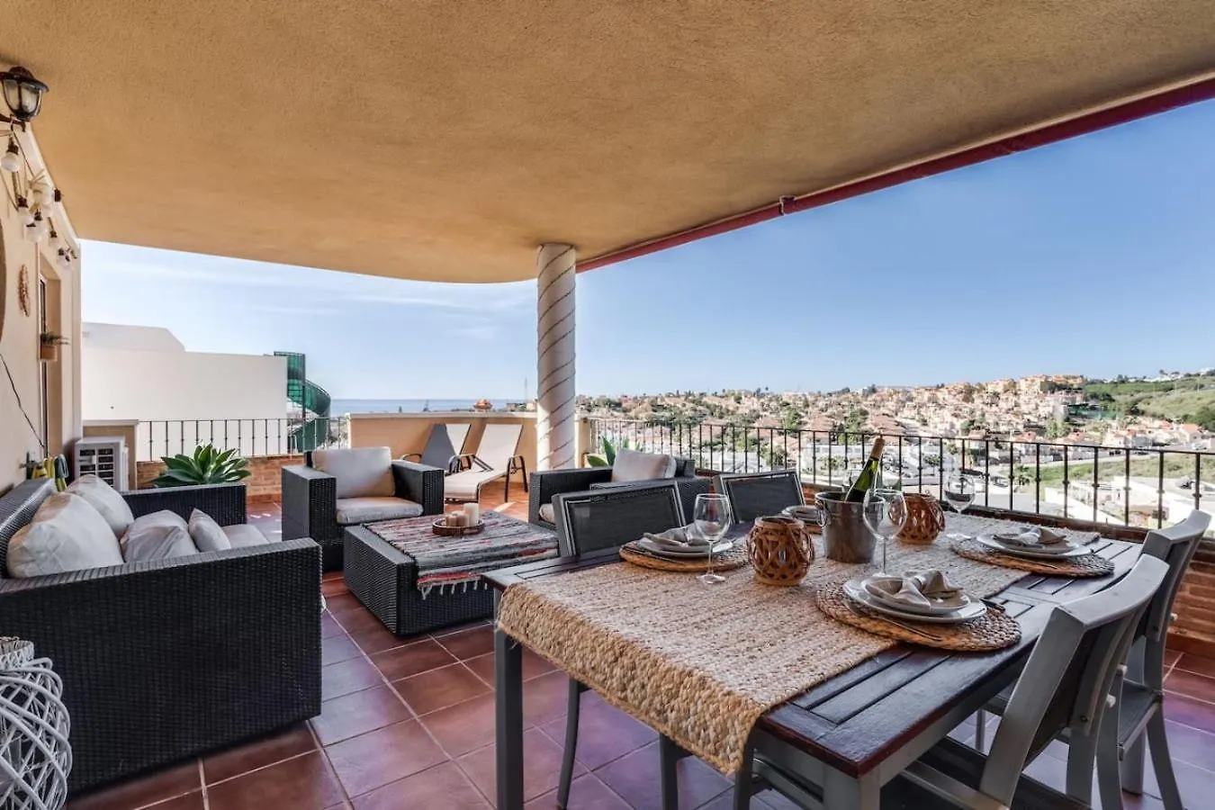 Zonnig Appartement Met Heerlijk Terras In Mijas Apartment