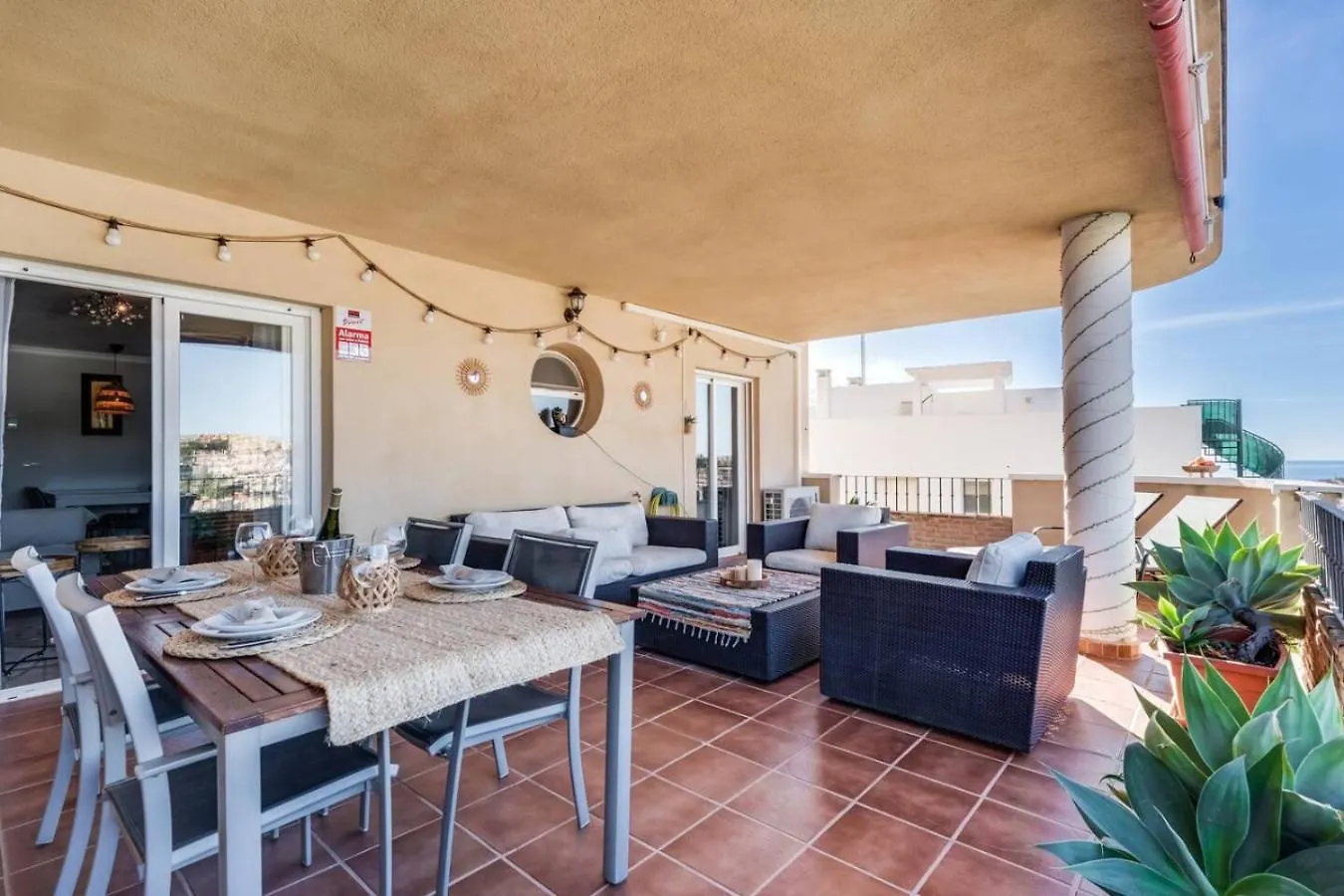 Zonnig Appartement Met Heerlijk Terras In Mijas