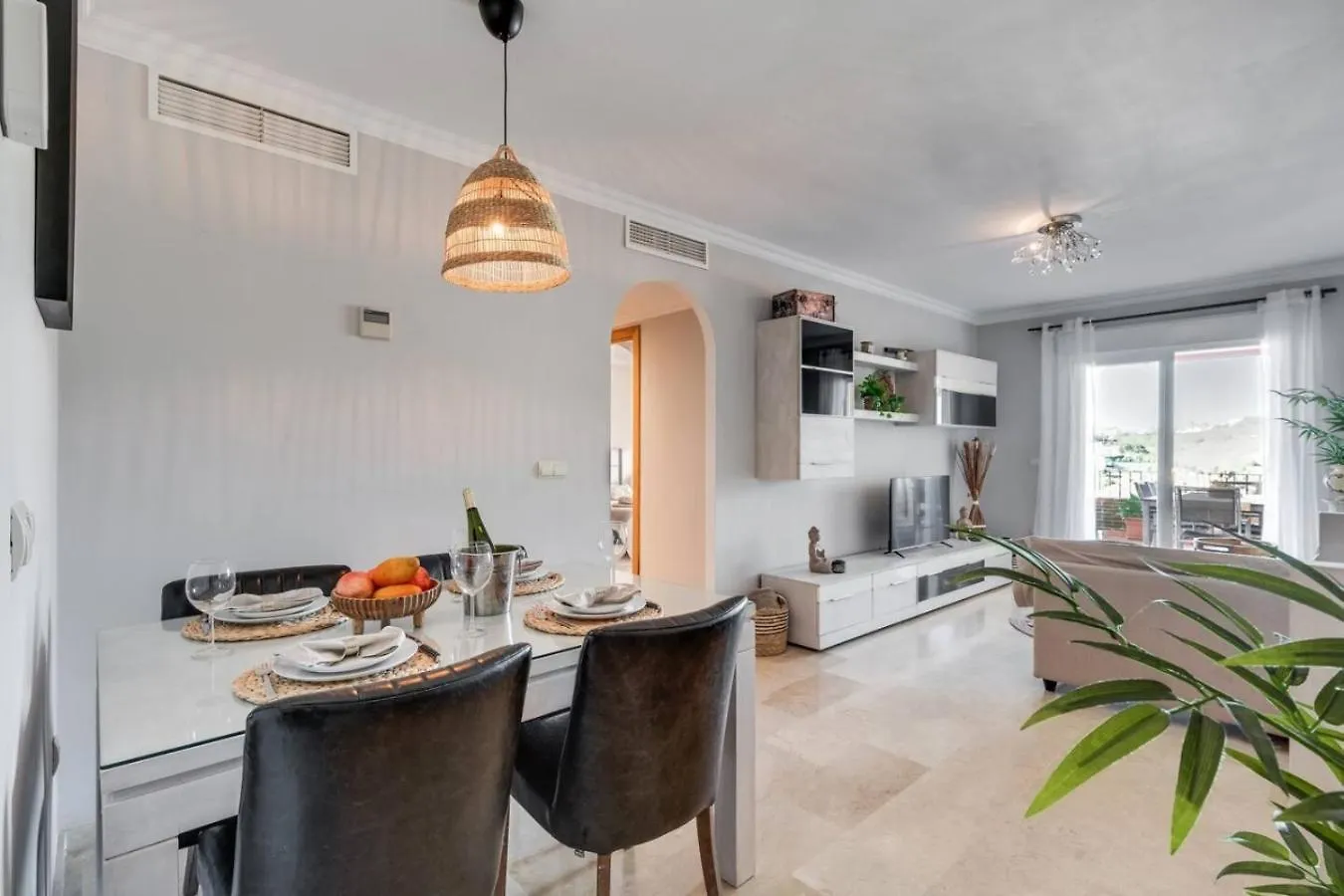 Zonnig Appartement Met Heerlijk Terras In Mijas 0*,